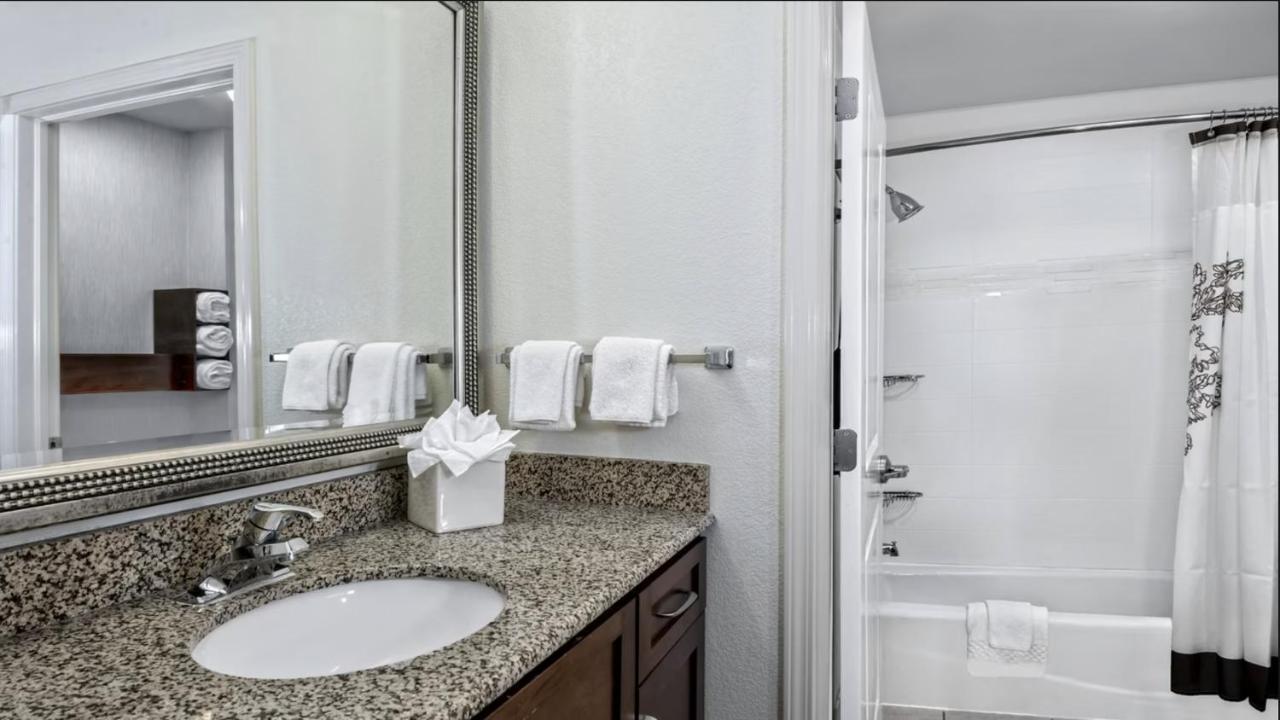 Residence Inn By Marriott San Antonio Seaworld / Lackland Екстериор снимка