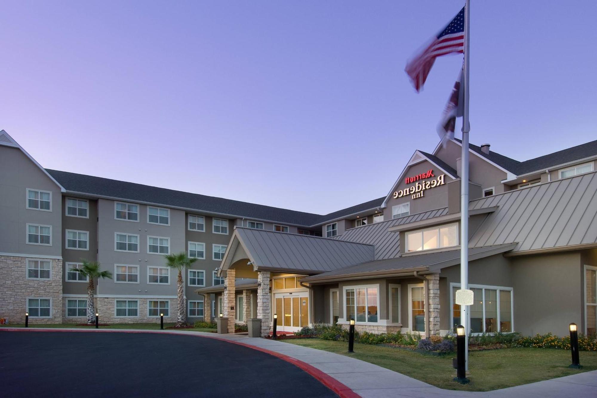 Residence Inn By Marriott San Antonio Seaworld / Lackland Екстериор снимка