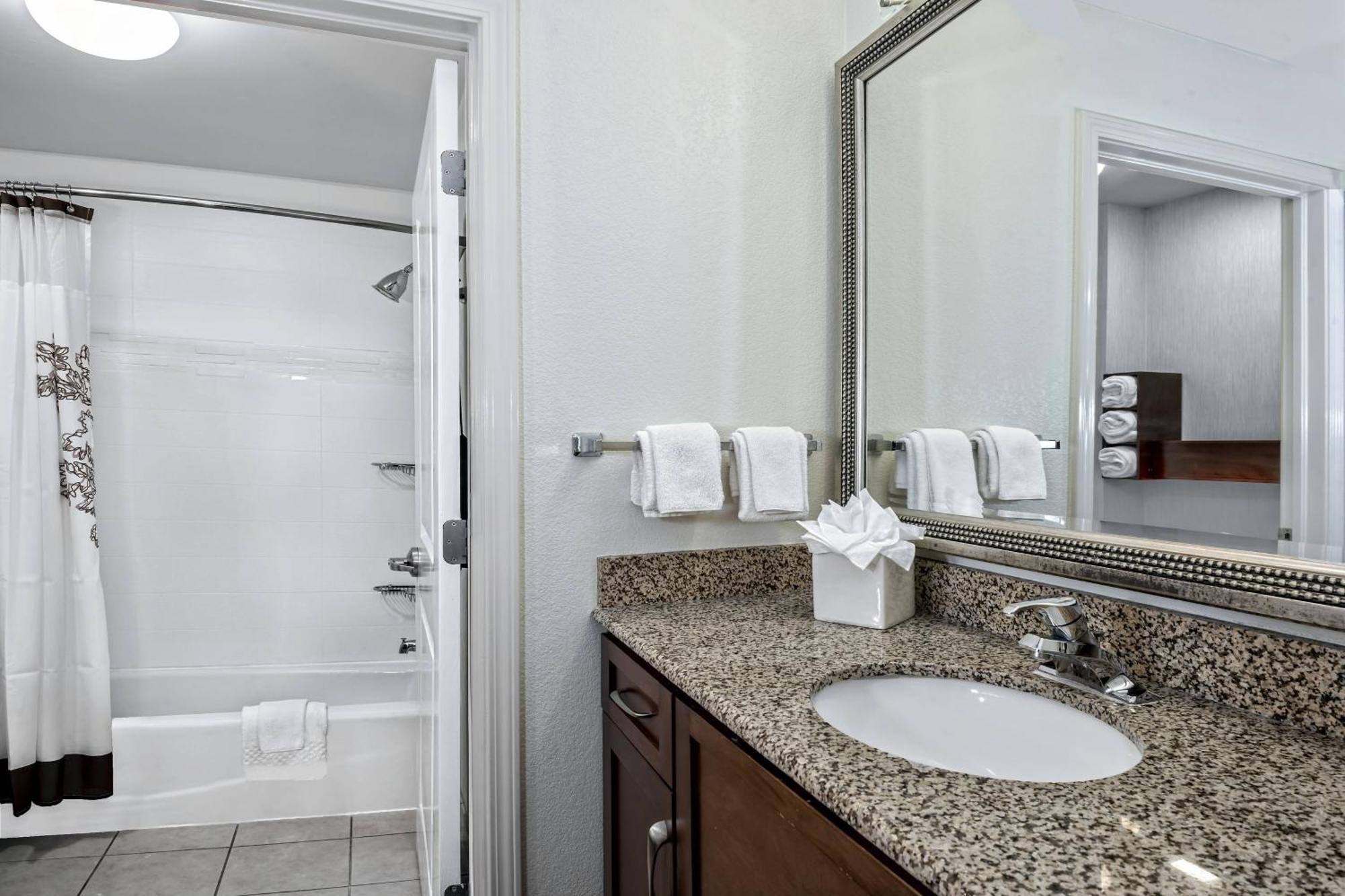 Residence Inn By Marriott San Antonio Seaworld / Lackland Екстериор снимка